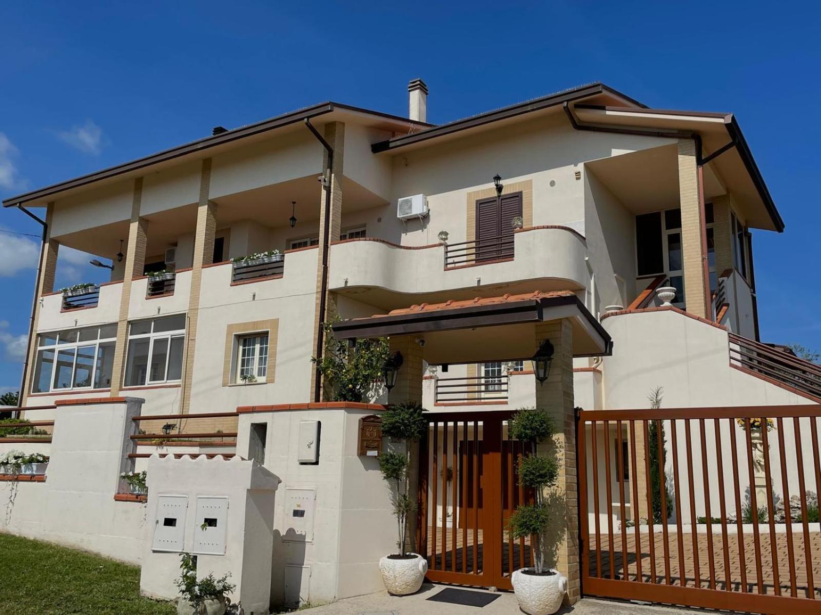 Appartamento In Villa Villalfonsina Zewnętrze zdjęcie