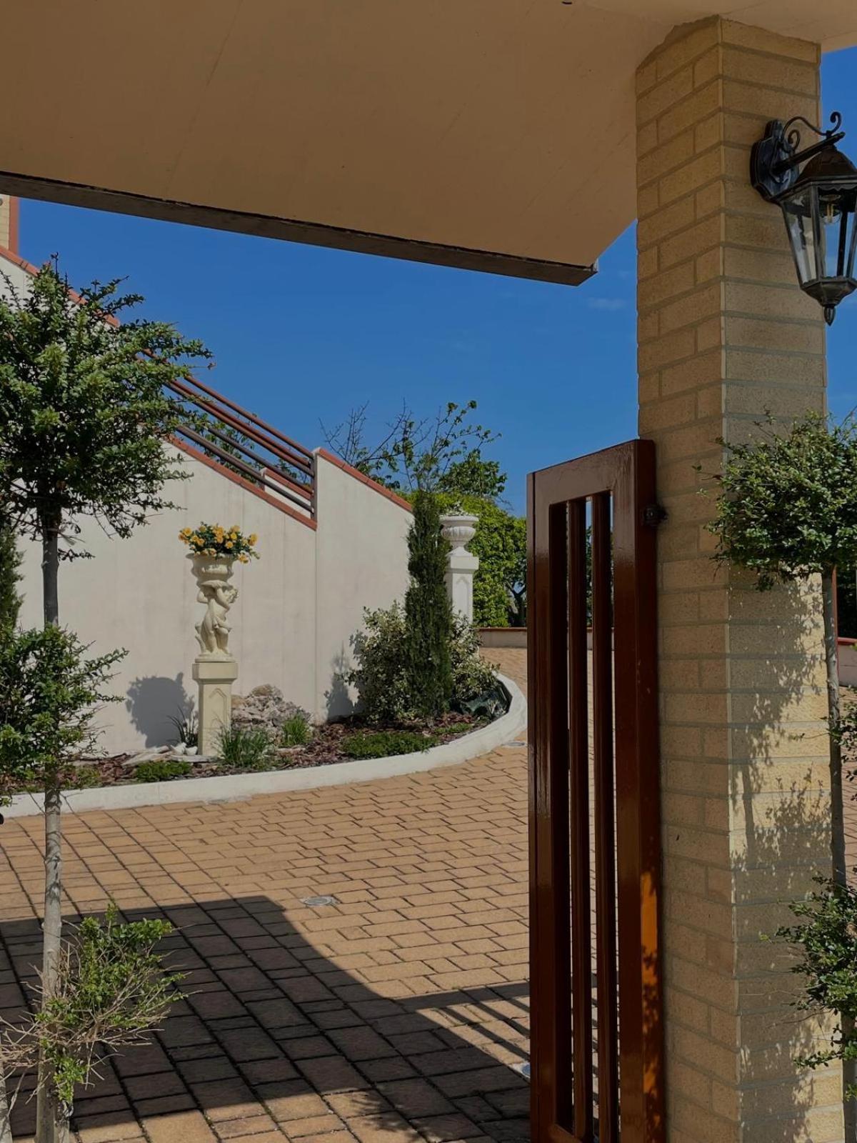 Appartamento In Villa Villalfonsina Zewnętrze zdjęcie